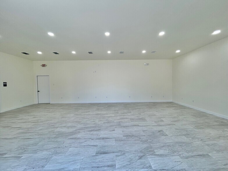 1113 San Bernardo Ave, Laredo, TX à louer - Photo de l’immeuble – Image 3 sur 35