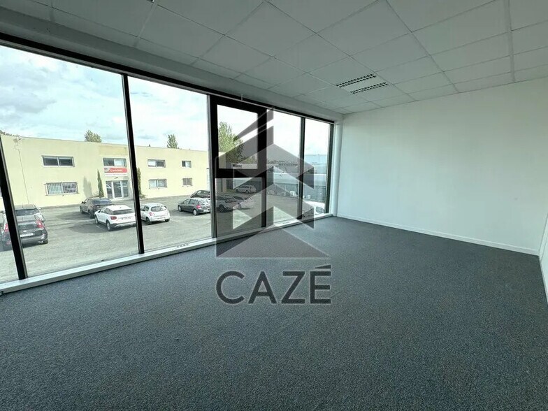Bureau dans Lormont à louer - Photo intérieure – Image 2 sur 6