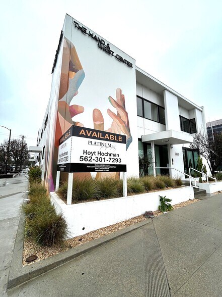 3633 N Long Beach Blvd, Long Beach, CA à louer - Photo de l’immeuble – Image 2 sur 14