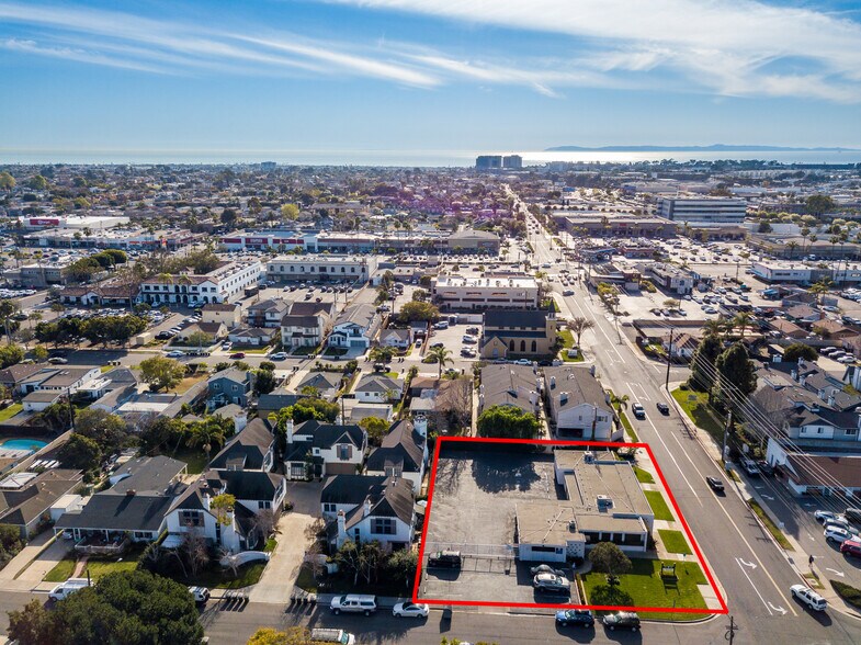 1756-1758 Orange Ave, Costa Mesa, CA à louer - Photo de l’immeuble – Image 1 sur 11