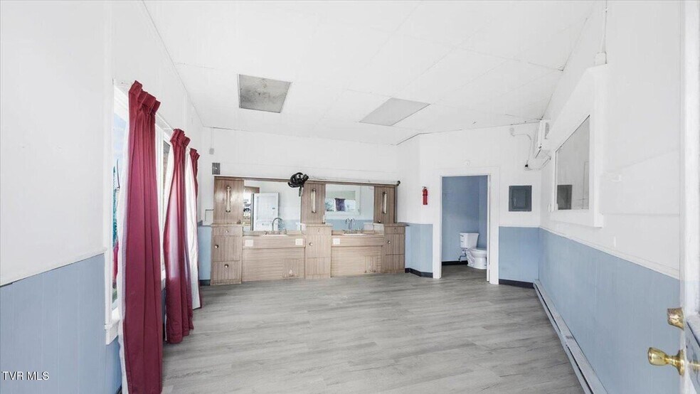 1032 E Center St, Kingsport, TN à vendre - Photo de l’immeuble – Image 3 sur 11