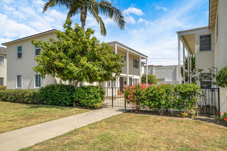 12320 Washington Pl, Los Angeles, CA à vendre - Photo de l’immeuble – Image 2 sur 19