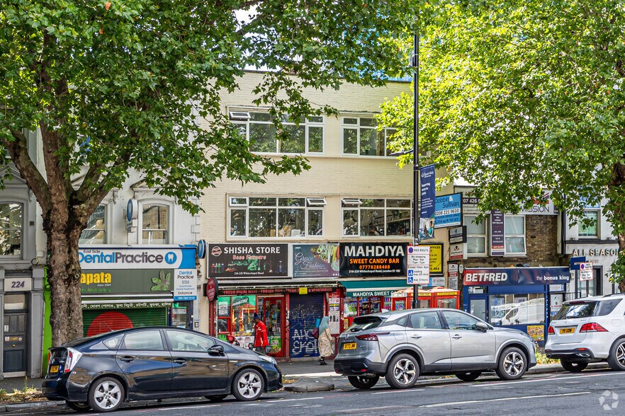 218-220 Whitechapel Rd, Londres à louer - Photo de l’immeuble – Image 3 sur 3