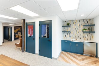 4045 S Broadway, Englewood, CO à louer Photo de l’immeuble– Image 1 sur 5