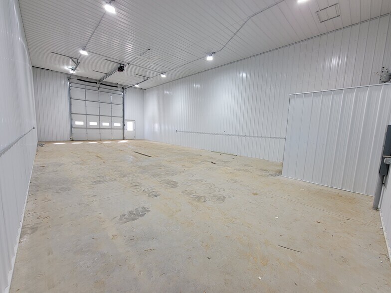 46621 SD Highway 38, Hartford, SD à louer - Photo de l’immeuble – Image 3 sur 6