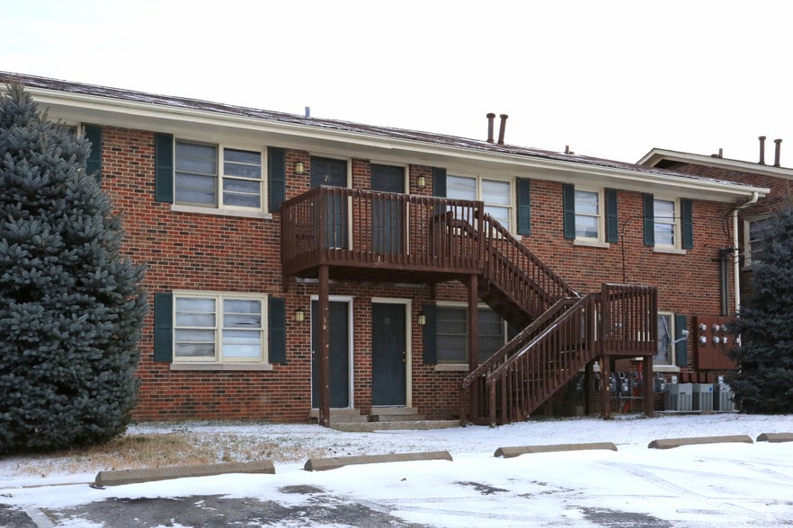 1261 Village, Lexington, KY à vendre - Photo principale – Image 1 sur 12