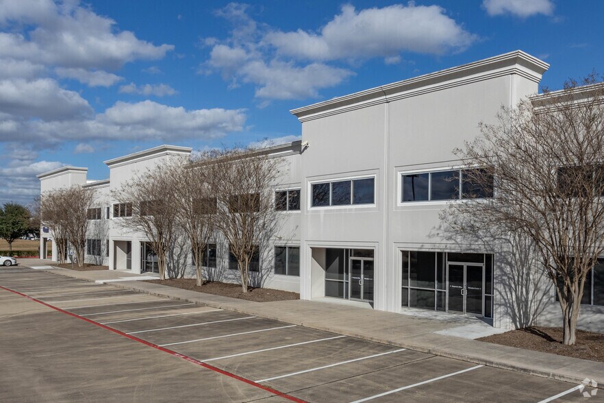 12300 Dairy Ashford Rd, Sugar Land, TX à louer - Photo de l’immeuble – Image 3 sur 7