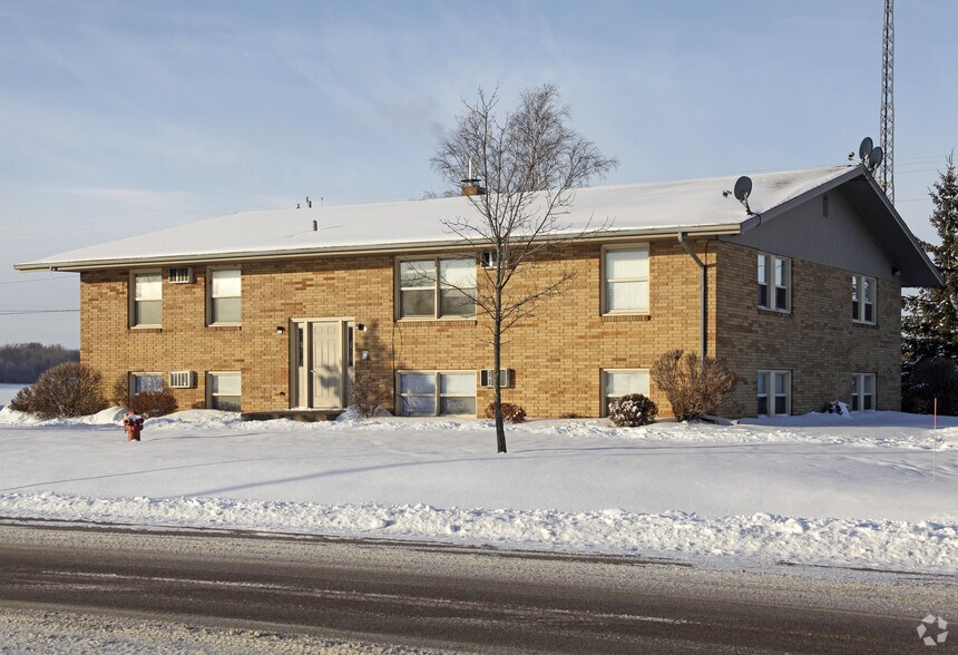 314 County Rd 8, Rockville, MN à vendre - Photo de l’immeuble – Image 2 sur 15