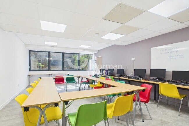 Plus de détails pour Bureau à louer