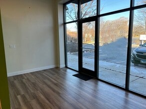 650 E Terra Cotta Ave, Crystal Lake, IL à louer Photo intérieure– Image 2 sur 5