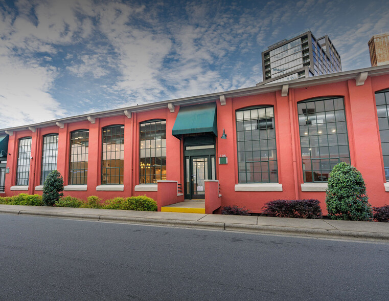 2108 South Blvd, Charlotte, NC à louer - Photo de l’immeuble – Image 1 sur 4