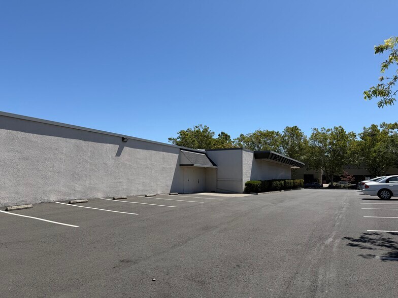 2321 Stanwell Dr, Concord, CA à vendre - Photo de l’immeuble – Image 2 sur 6