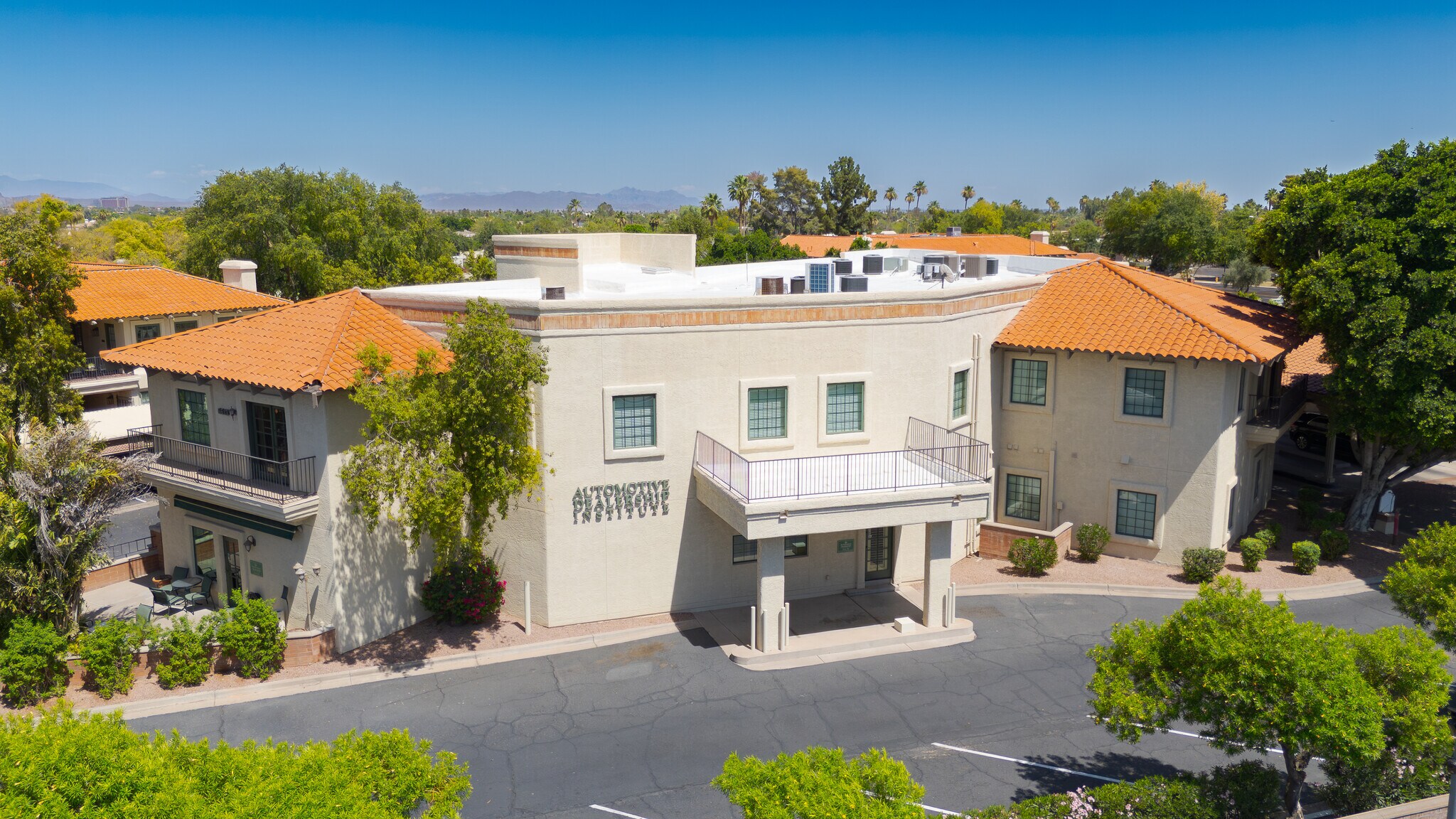 6613 N Scottsdale Rd, Scottsdale, AZ à vendre Photo de l’immeuble– Image 1 sur 7