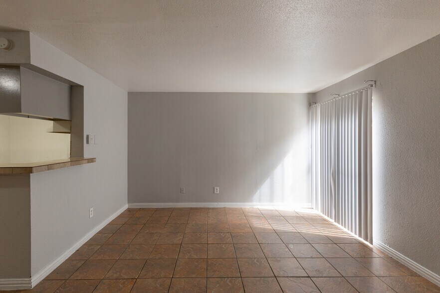2431 FM 1960 W, Houston, TX à vendre - Numérisation 3D Matterport – Image 2 sur 22