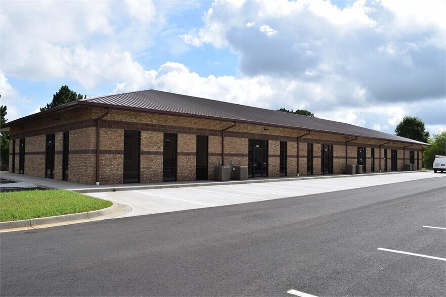 104 Whiting Way, Warner Robins, GA à louer - Photo de l’immeuble – Image 1 sur 4
