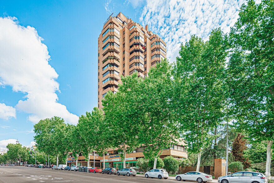 Avenida Menéndez Pelayo, 67, Madrid, Madrid à louer - Photo de l’immeuble – Image 3 sur 4