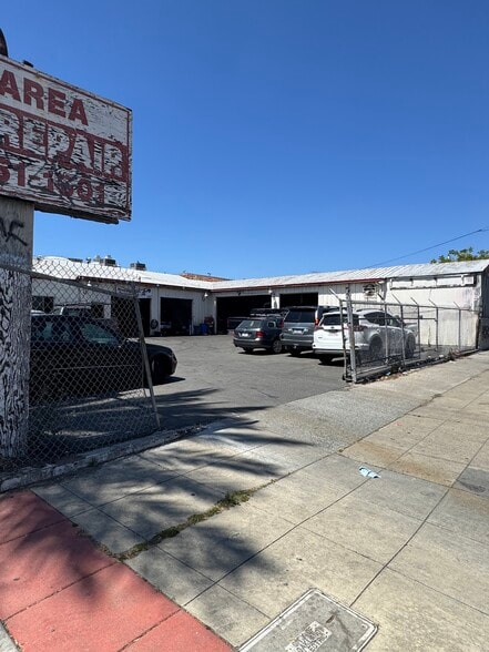 550 E 12th St, Oakland, CA à vendre - Photo de l’immeuble – Image 2 sur 7