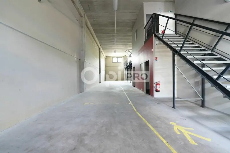 287 Rue Barthelemy Thimonnier, Brignais à louer - Photo de l’immeuble – Image 3 sur 12