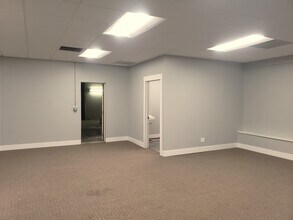 417 Duff Ave, Ames, IA à louer Photo intérieure– Image 2 sur 11