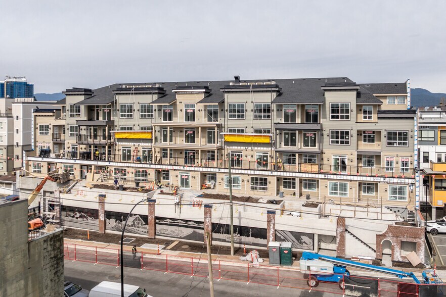 Immeuble residentiel dans Maple Ridge, BC à vendre - Photo de la construction – Image 2 sur 3