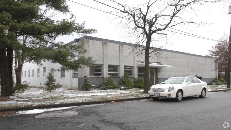 60 Liberty St, Metuchen, NJ à vendre - Photo principale – Image 2 sur 4