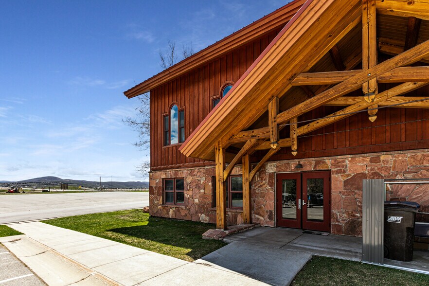 1400 Bitner Rd, Park City, UT à louer - Photo de l’immeuble – Image 2 sur 4