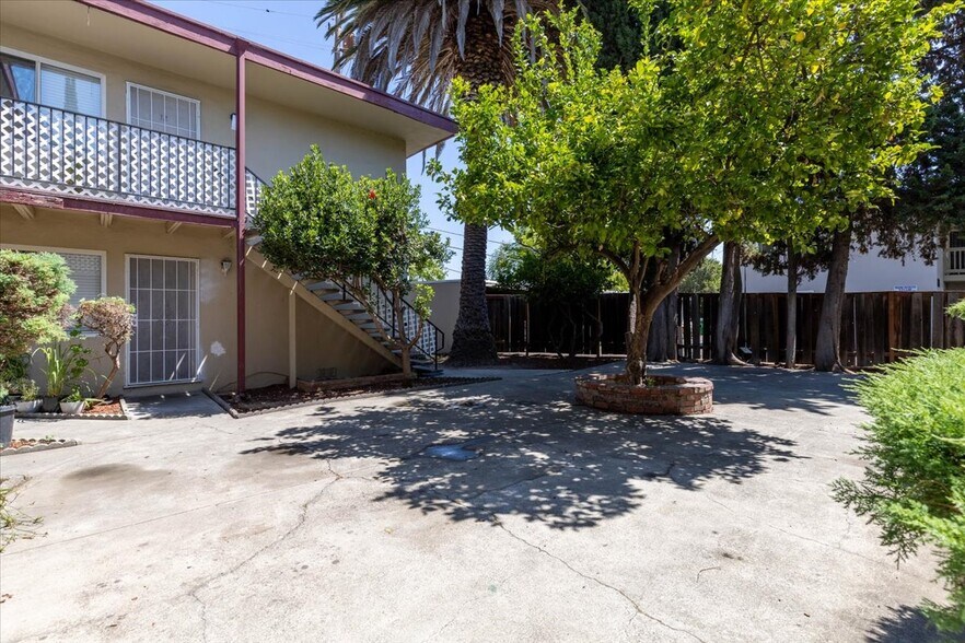 2041 Beatrice Ct, San Jose, CA à vendre - Photo de l’immeuble – Image 2 sur 6