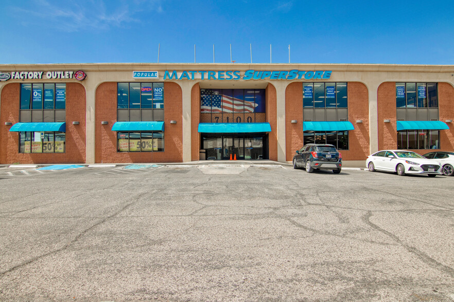 7100 E Gateway Blvd, El Paso, TX à louer - Photo de l’immeuble – Image 3 sur 19