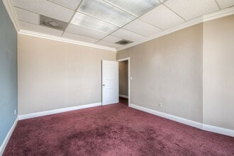 430 N Cedar St, Escondido, CA à louer Photo intérieure– Image 2 sur 23