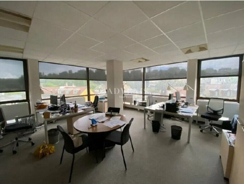 Bureau dans Saint-Cloud à louer - Photo de l’immeuble – Image 3 sur 9
