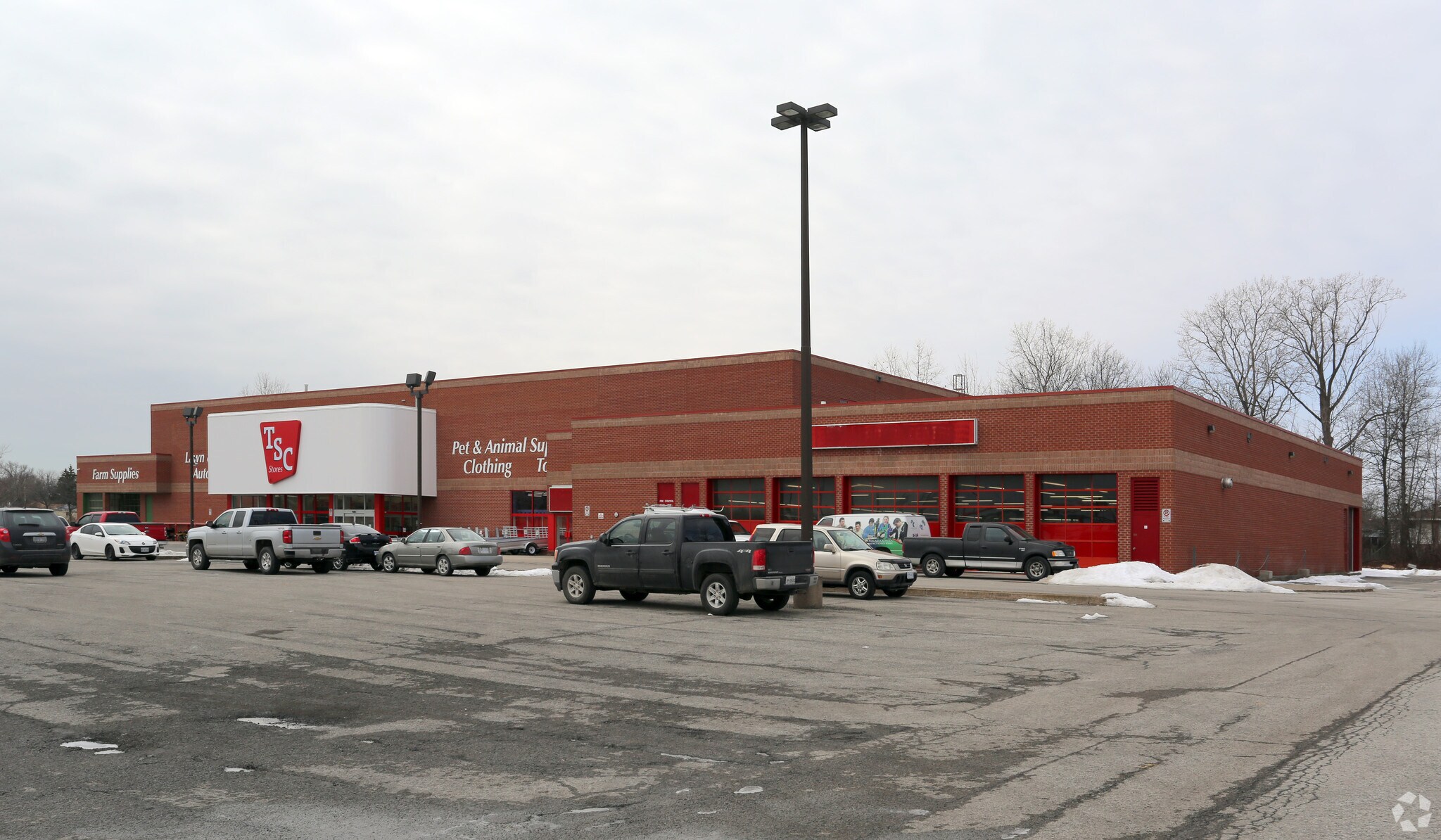 777 Niagara St, Welland, ON à louer Photo principale– Image 1 sur 3