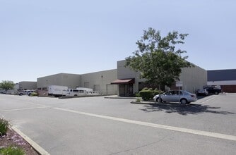 2501-2511 Del Monte St, West Sacramento, CA à louer Photo de l’immeuble– Image 2 sur 2