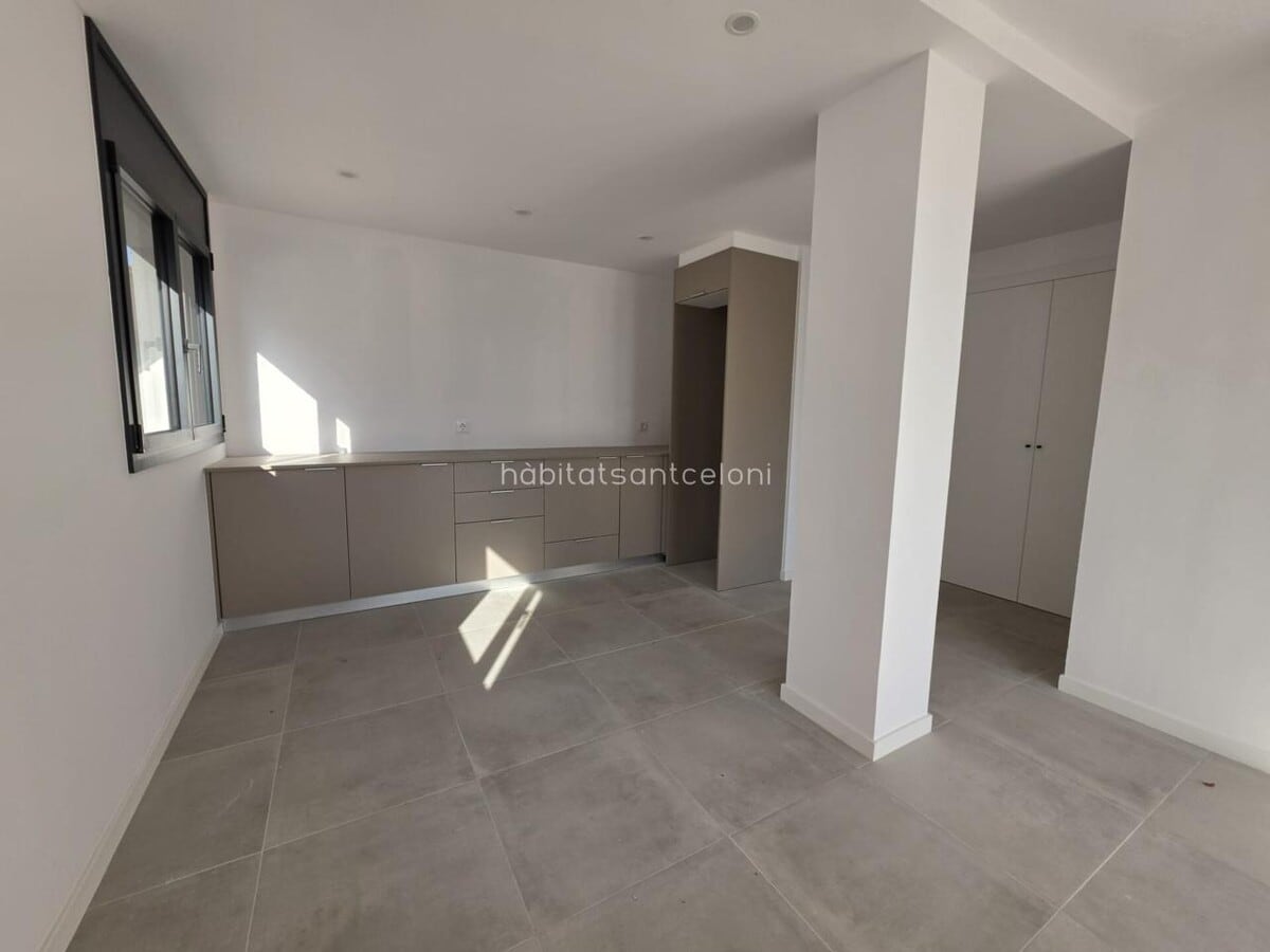 Hostalric, GER 17450 - Lot 2 -  - Photo intérieure - Image 1 of 10