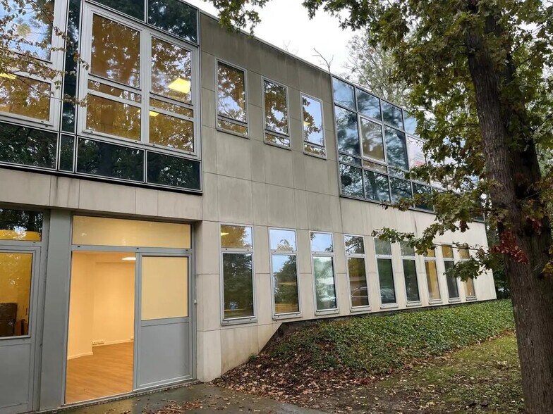11 Rue Rosa Luxemburg, Éragny à vendre - Photo de l’immeuble – Image 3 sur 16