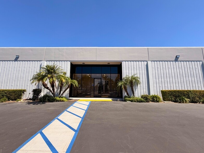 1255 W 9th St, Upland, CA à louer - Photo de l’immeuble – Image 3 sur 12