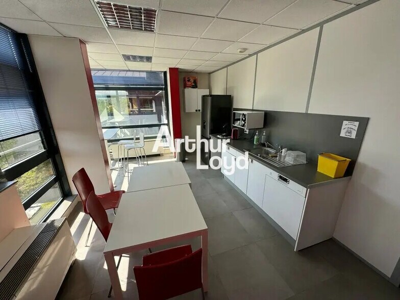 Bureau dans SOPHIA ANTIPOLIS à louer - Photo de l’immeuble – Image 2 sur 6