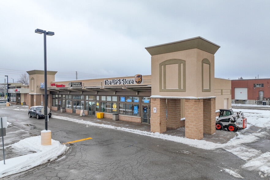 7357 Woodbine Ave, Markham, ON à louer - Photo de l’immeuble – Image 2 sur 4
