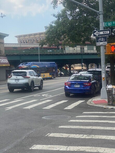 871 Prospect Ave, Bronx, NY à louer - Photo de l’immeuble – Image 3 sur 5