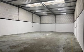 Plus de détails pour Industriel/Logistique à louer