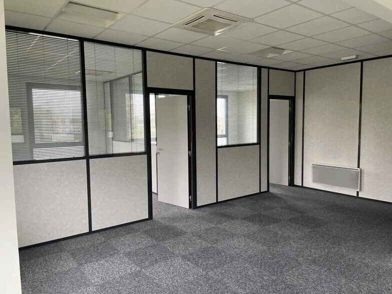 Bureau dans Serris à louer - Photo de l’immeuble – Image 3 sur 5