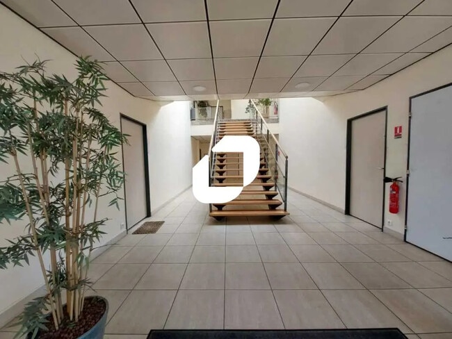 Plus de détails pour Bureau à vendre