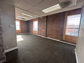 1712 19th St, Bakersfield, CA à louer Photo intérieure– Image 2 sur 8