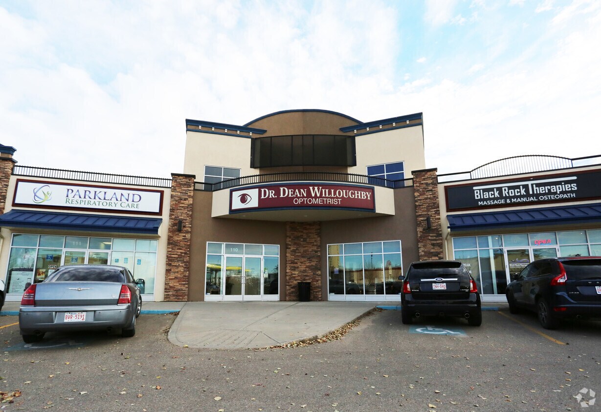 3215 49 Ave, Red Deer, AB à louer Photo principale– Image 1 sur 13