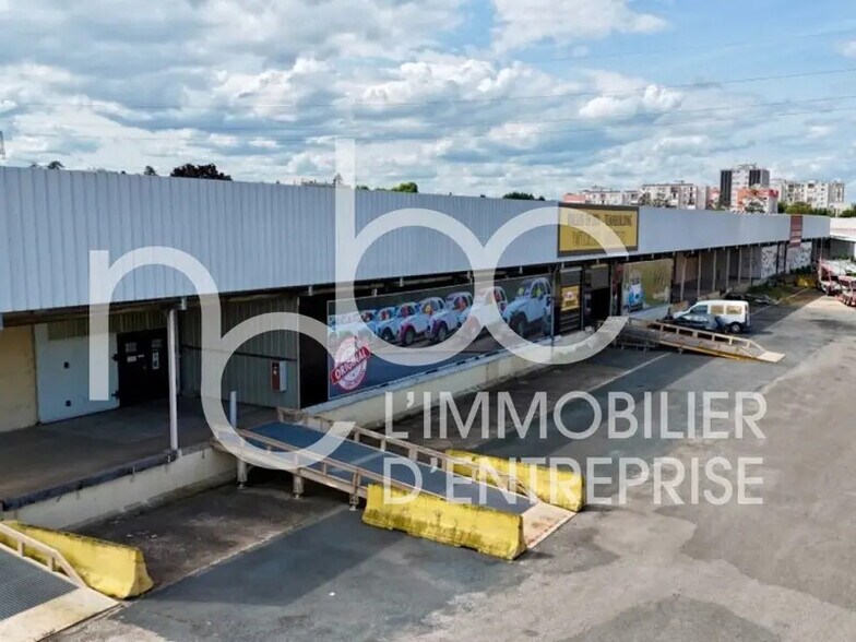 Industriel/Logistique dans Villefranche-sur-Saône à vendre - Photo de l’immeuble – Image 2 sur 5