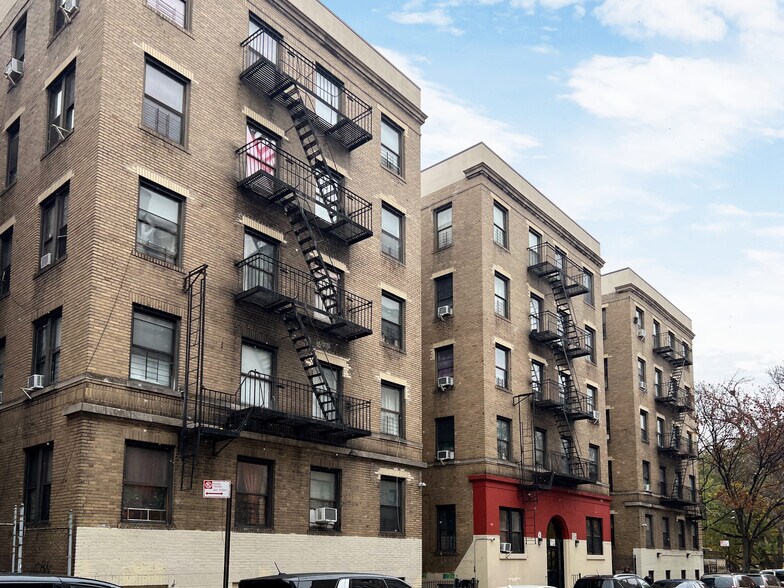 2525 Morris Ave, Bronx, NY à vendre - Photo de l’immeuble – Image 2 sur 7