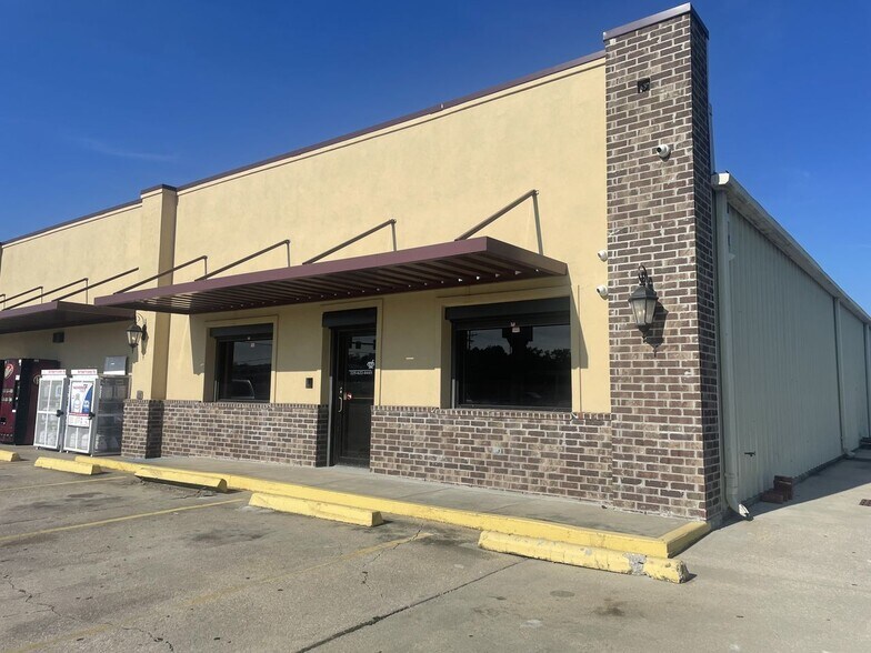 15013 Highway 44, Gonzales, LA à louer - Photo de l’immeuble – Image 1 sur 9