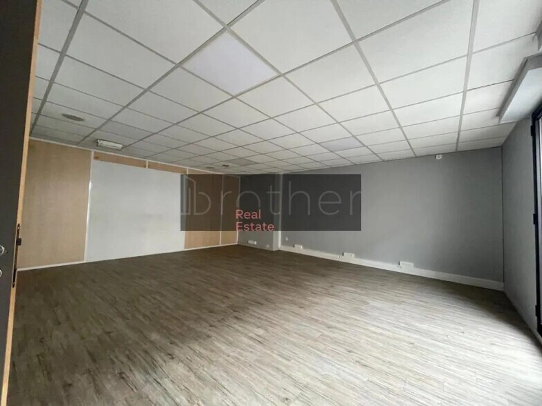 Bureau dans Bordeaux à louer - Photo de l’immeuble – Image 2 sur 8