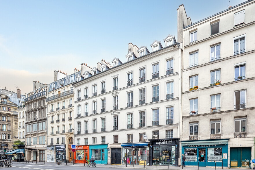 71 Rue Du Faubourg Saint-Martin, Paris à louer - Photo de l’immeuble – Image 2 sur 2
