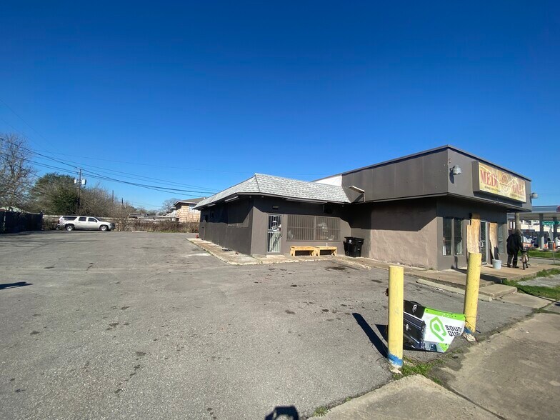 5842 Martin Luther King Jr Blvd, Houston, TX à vendre - Photo de l’immeuble – Image 3 sur 6