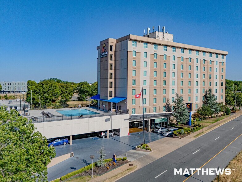 707 Interstate 30, Little Rock, AR à vendre - Photo de l’immeuble – Image 1 sur 4